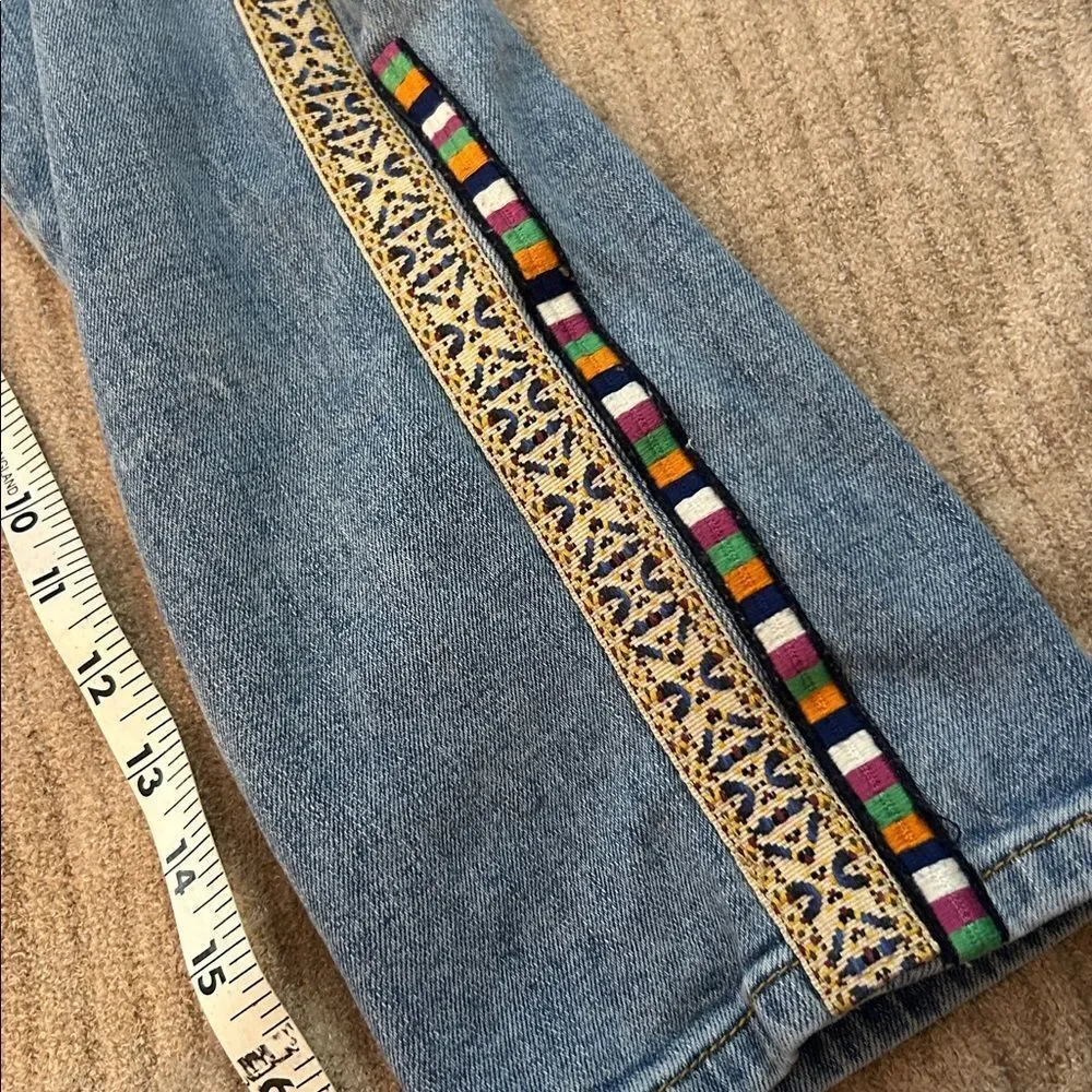 Anthropologie Pilcro Slim Boyfriend Crop jeans with colorful embroidered side 28